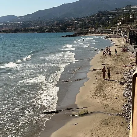 Ampio Zona San Martino 아파트 *
